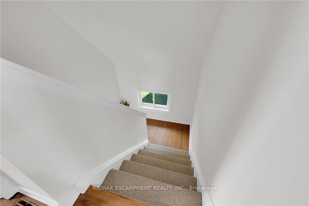 11 Duncombe Drive photo 19