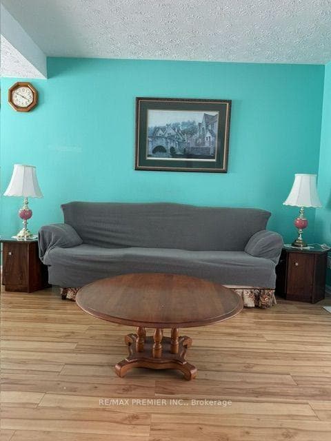 26 Hergott Avenue photo 8