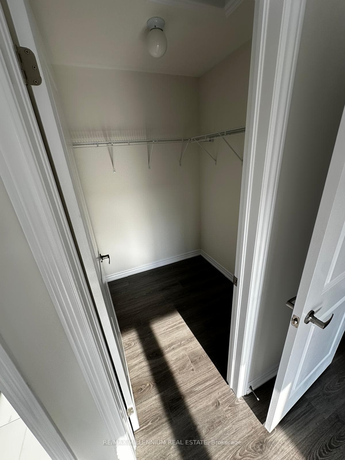 333 Lindsay Street photo 19