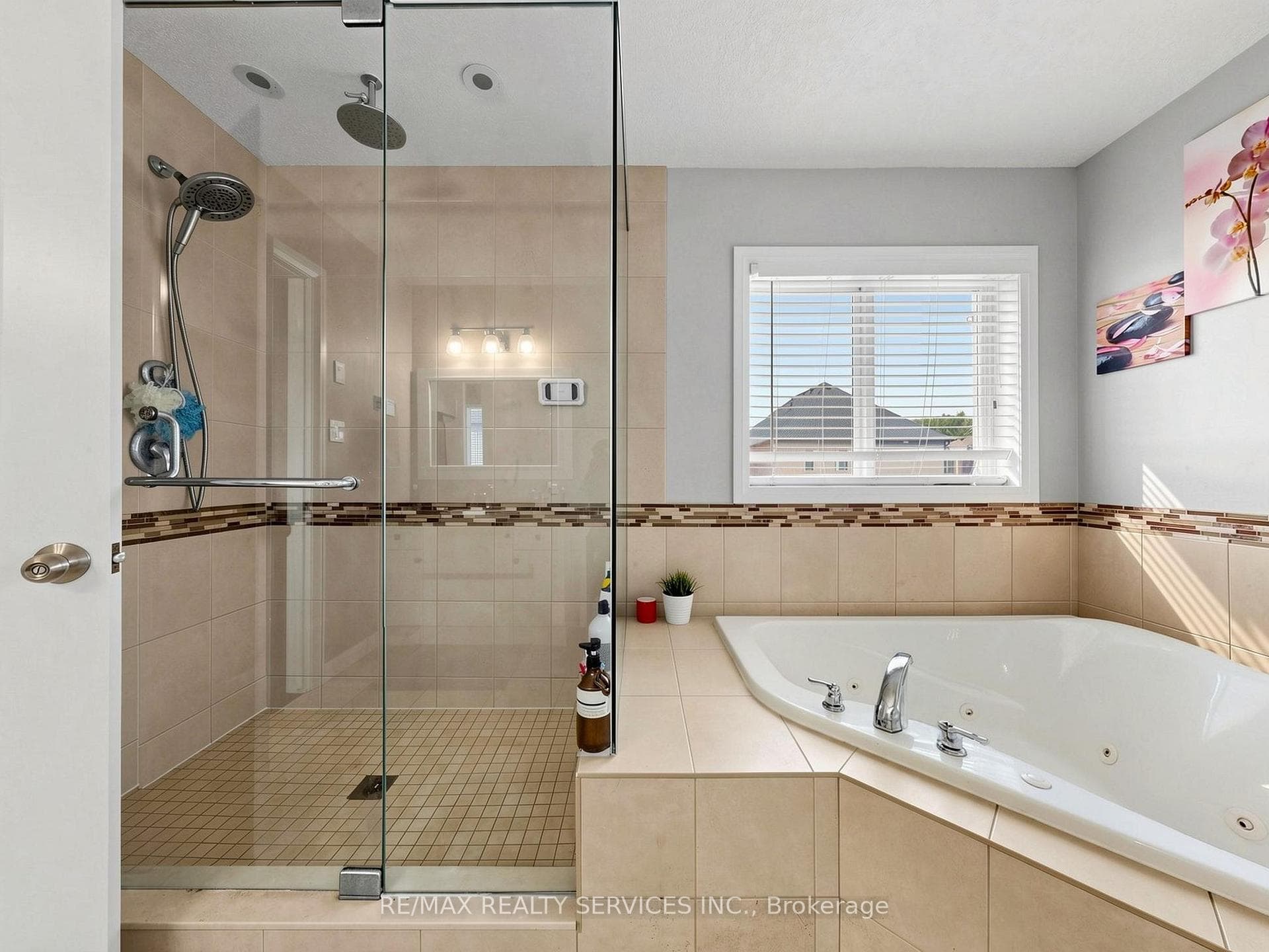 291 Hardcastle Drive photo 24