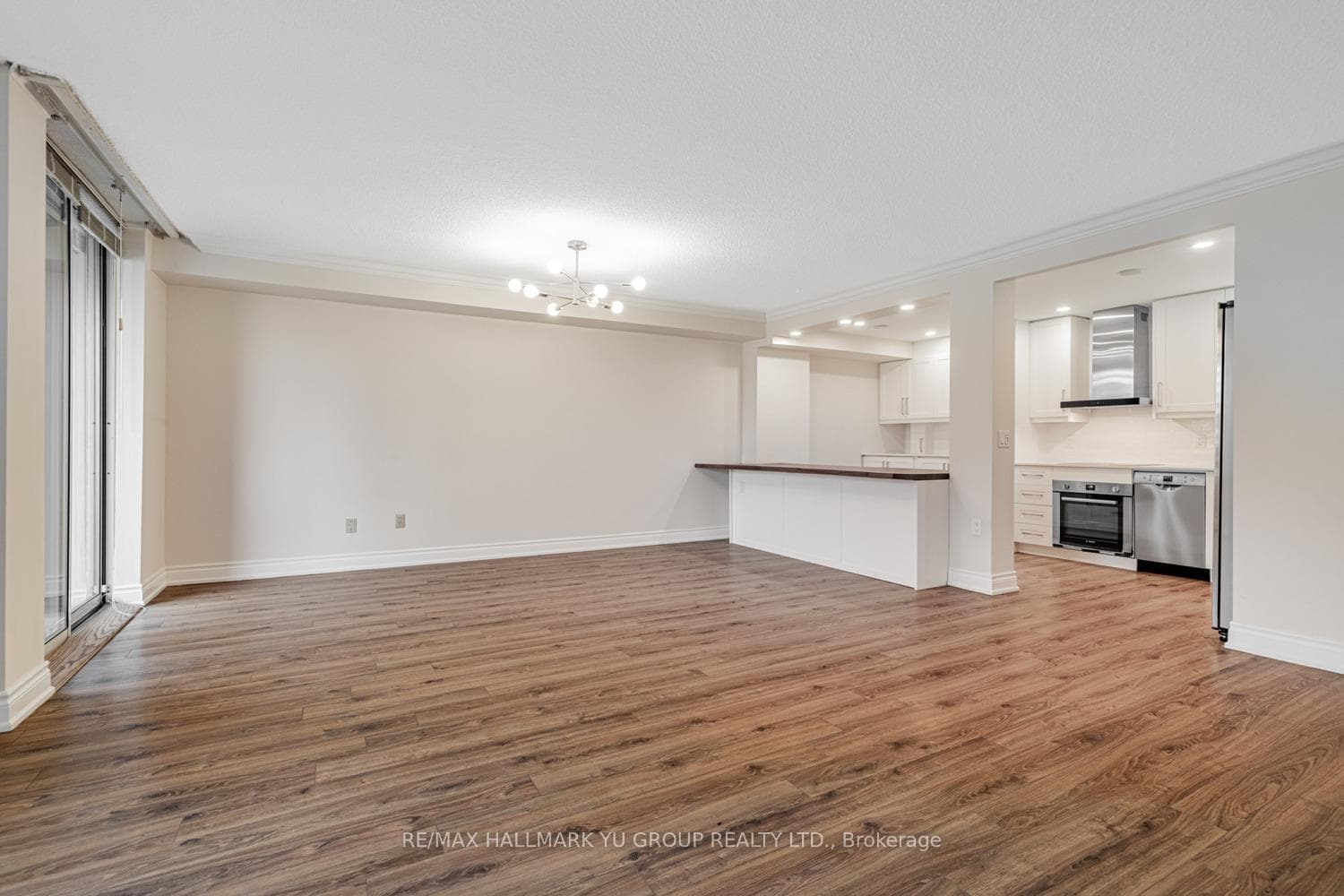 60 Inverlochy Boulevard Unit 509 photo 3
