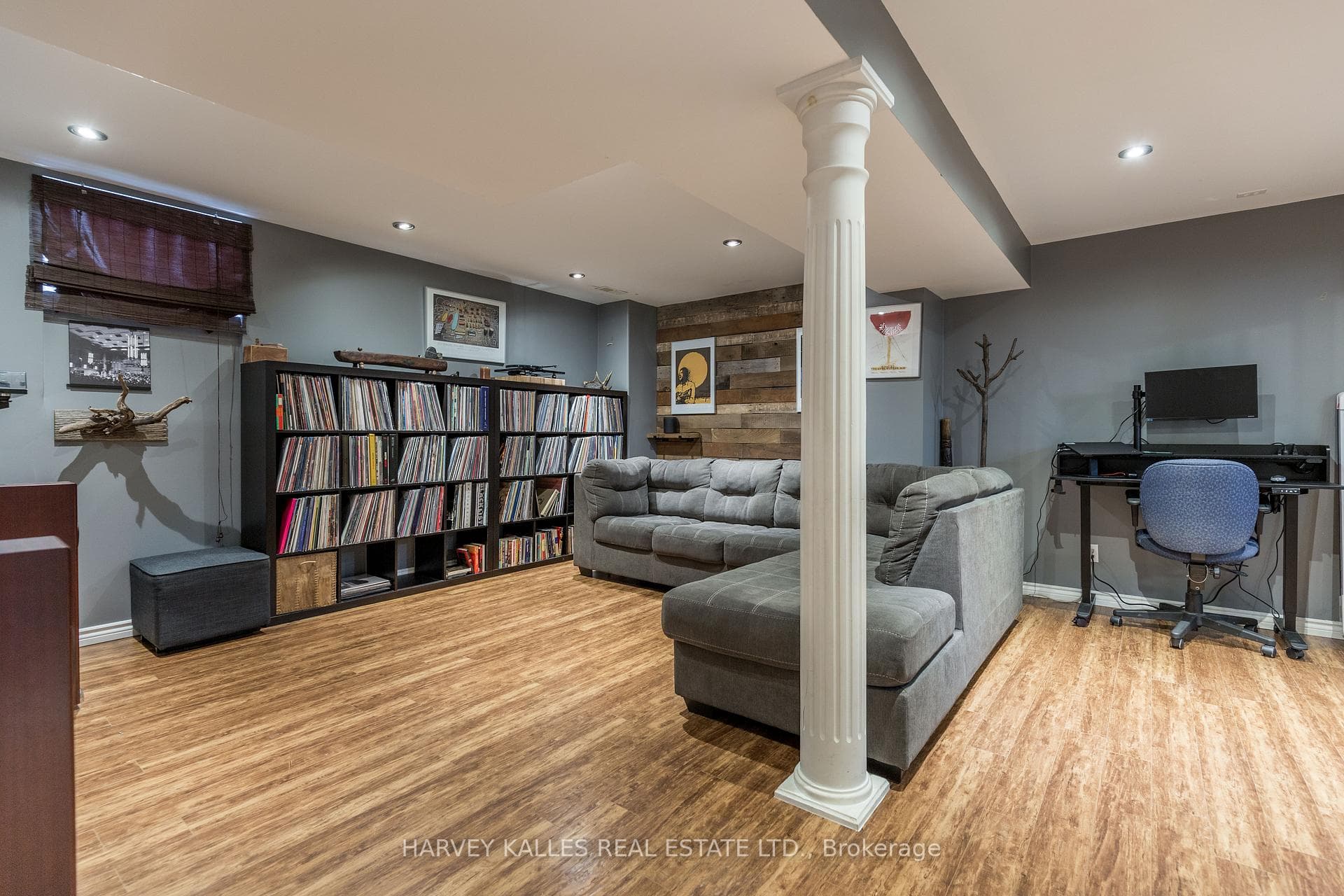 250 Pringle Drive photo 37