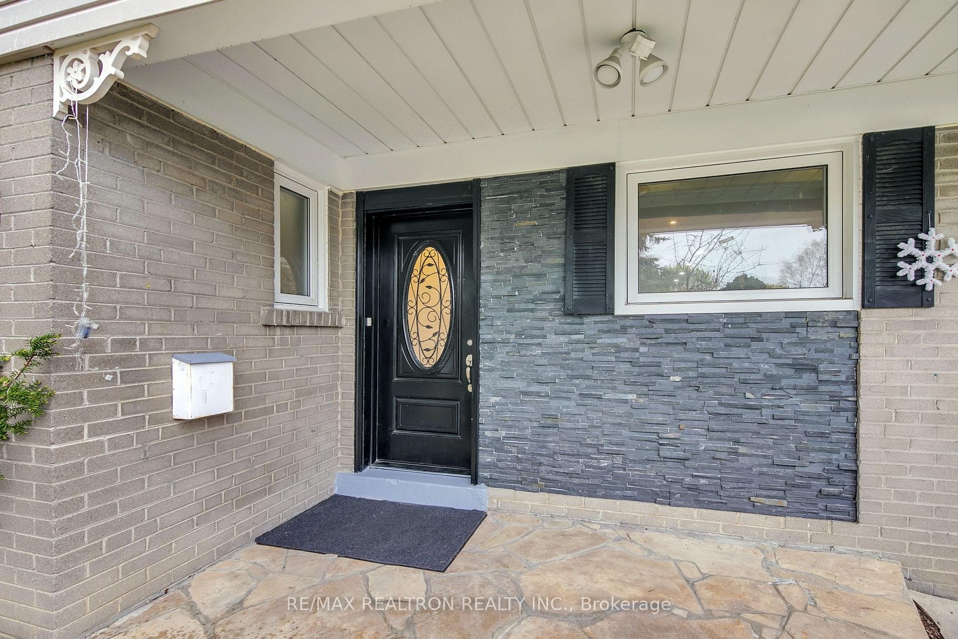 421 Taylor Mills Drive photo 4