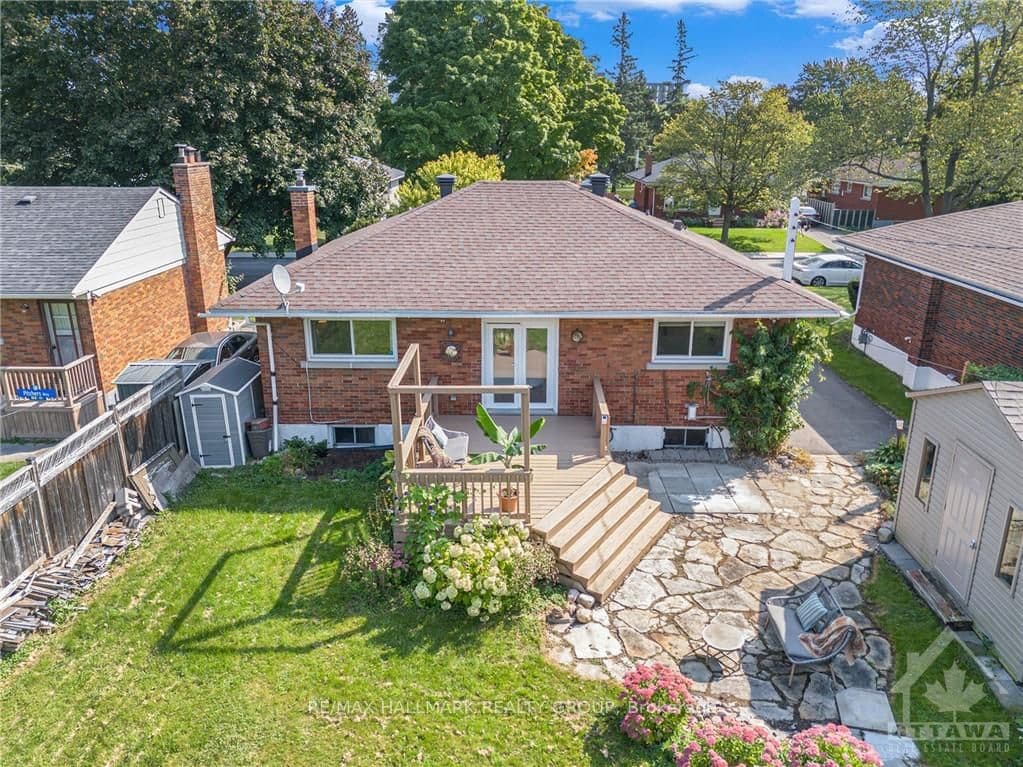 2034 SAUNDERSON Drive photo 28