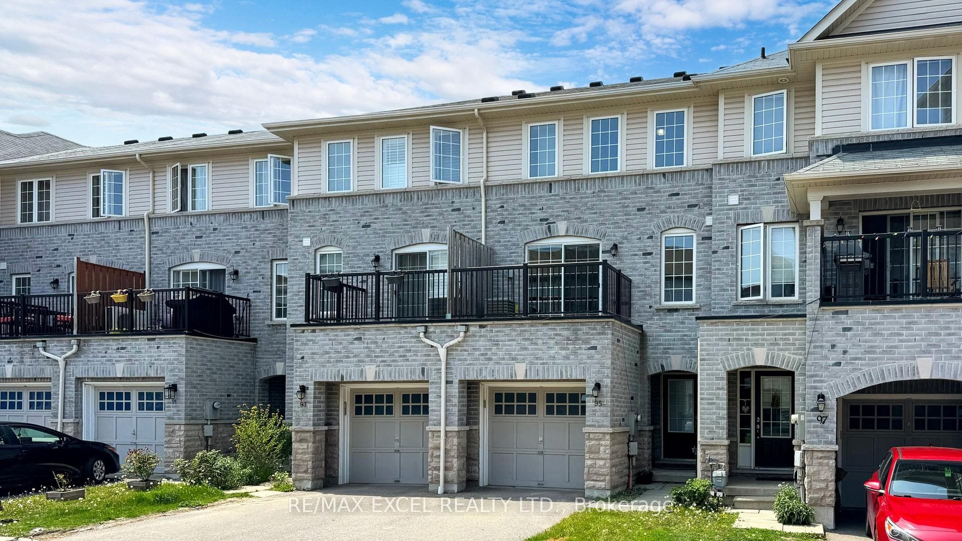 95 Devineridge Avenue photo 33