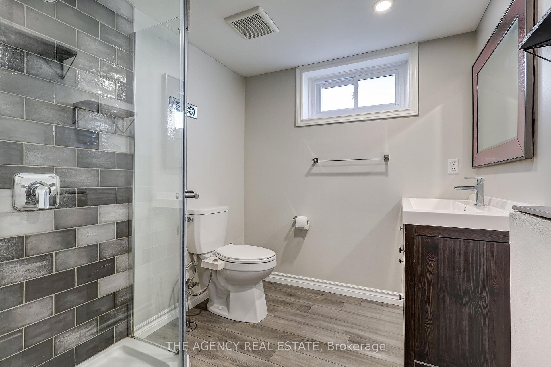 205 Rhine Avenue photo 36
