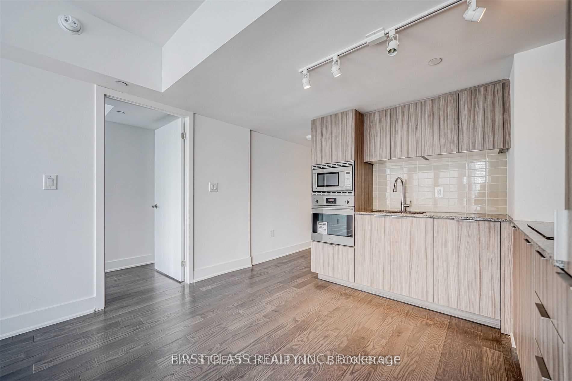 955 Bay Street Unit 2216 photo 12