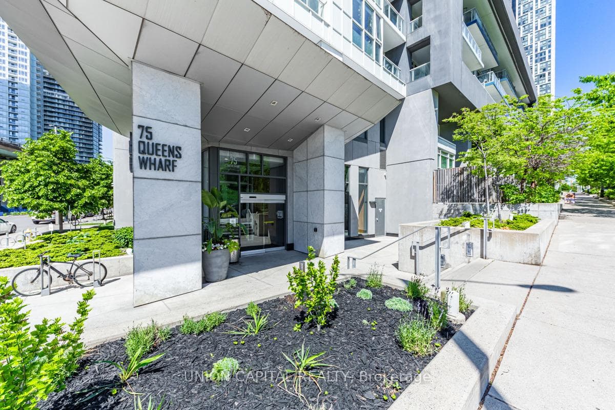 75 QUEENS WHARF Road Unit 612 photo 2