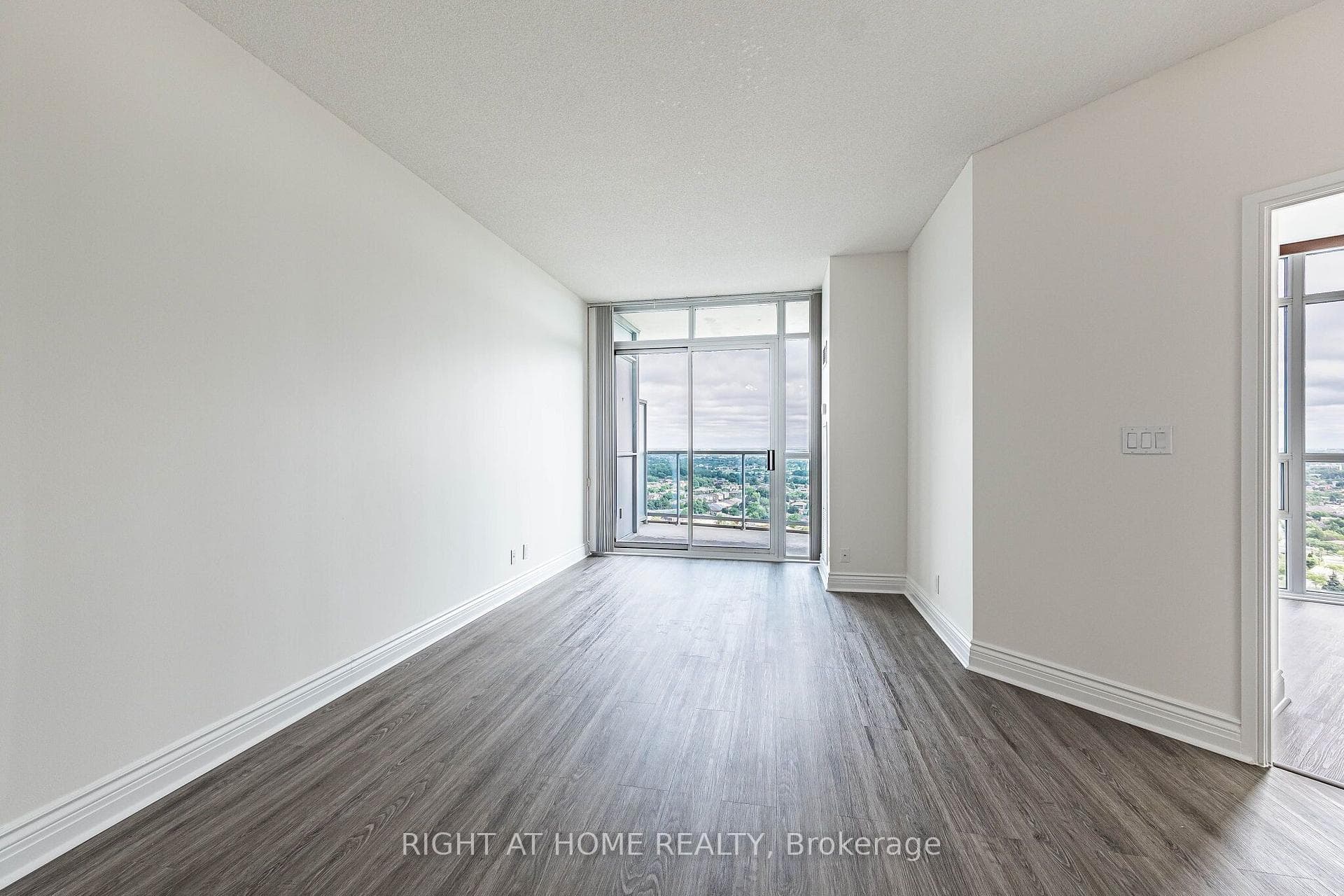 80 Absolute Avenue Unit 2302 photo 14