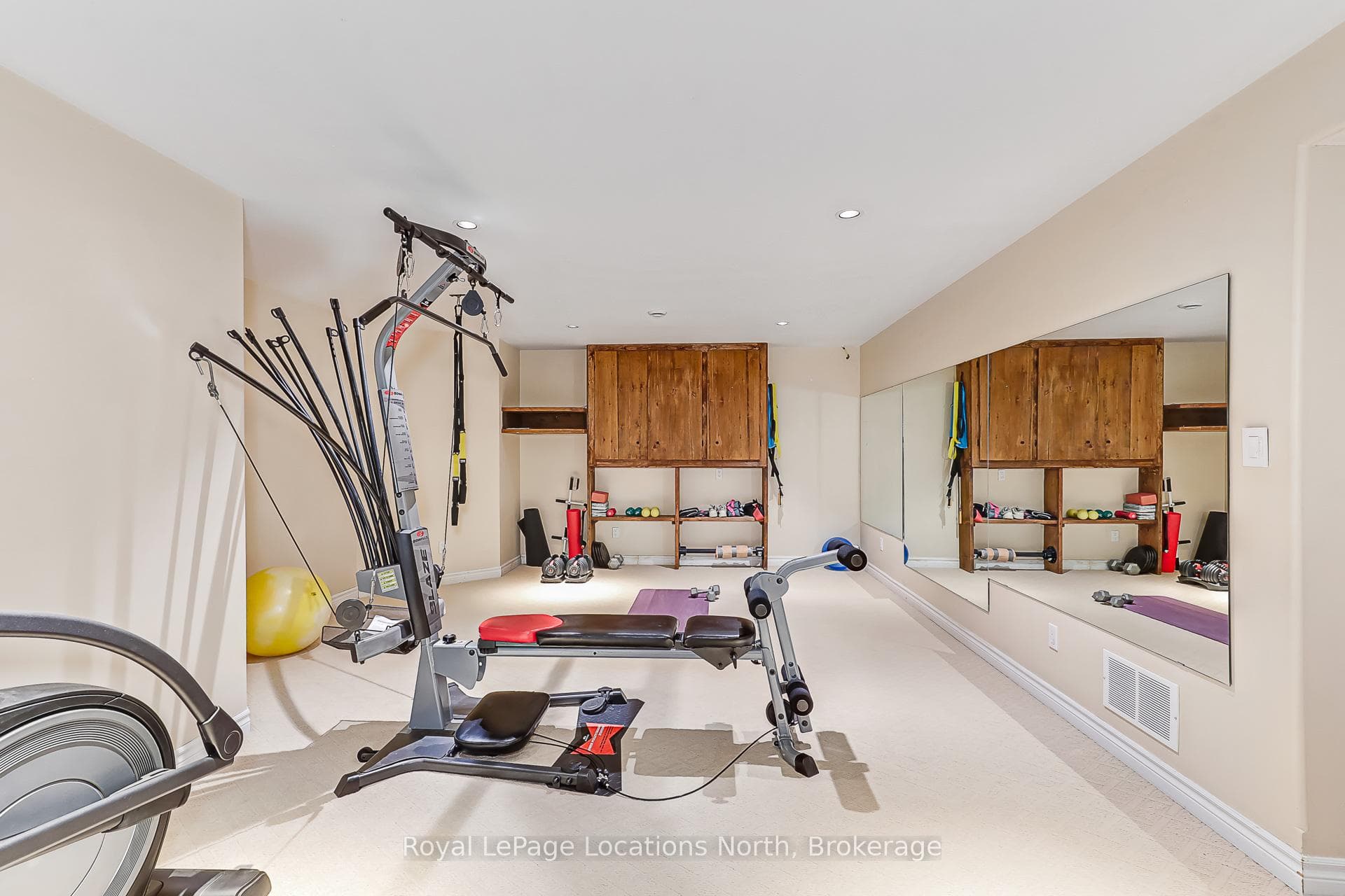 44 Blackburn Avenue photo 24