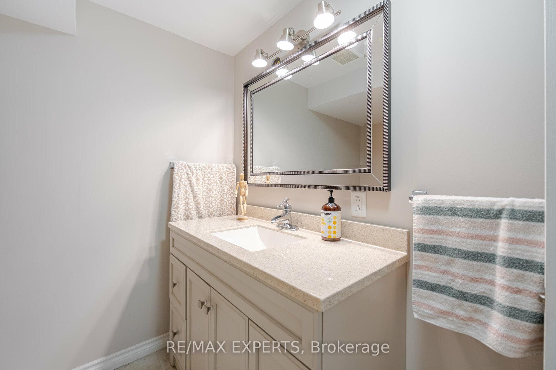 49 Blue Mountain Drive photo 28