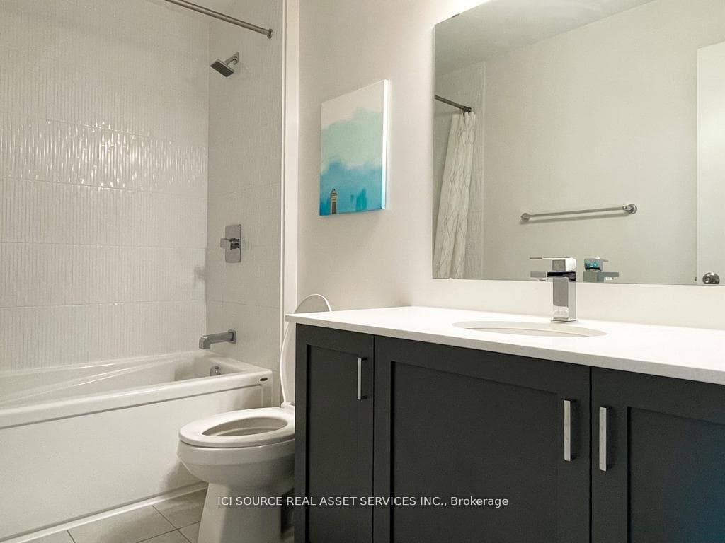 466 Trident Mews photo 15