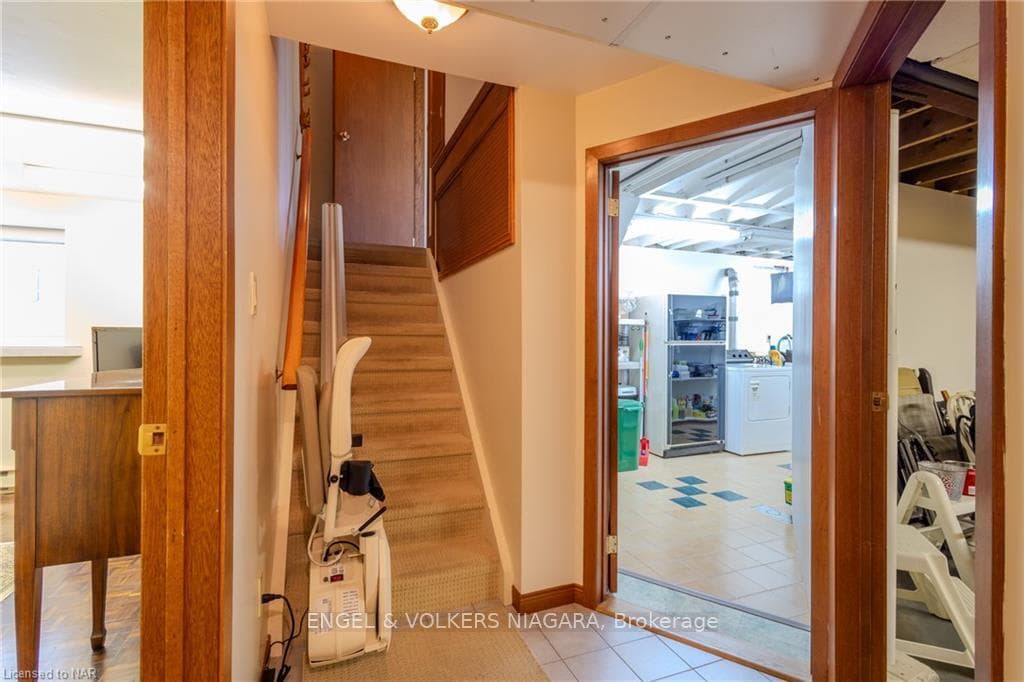 32 LOCKVIEW Crescent photo 21