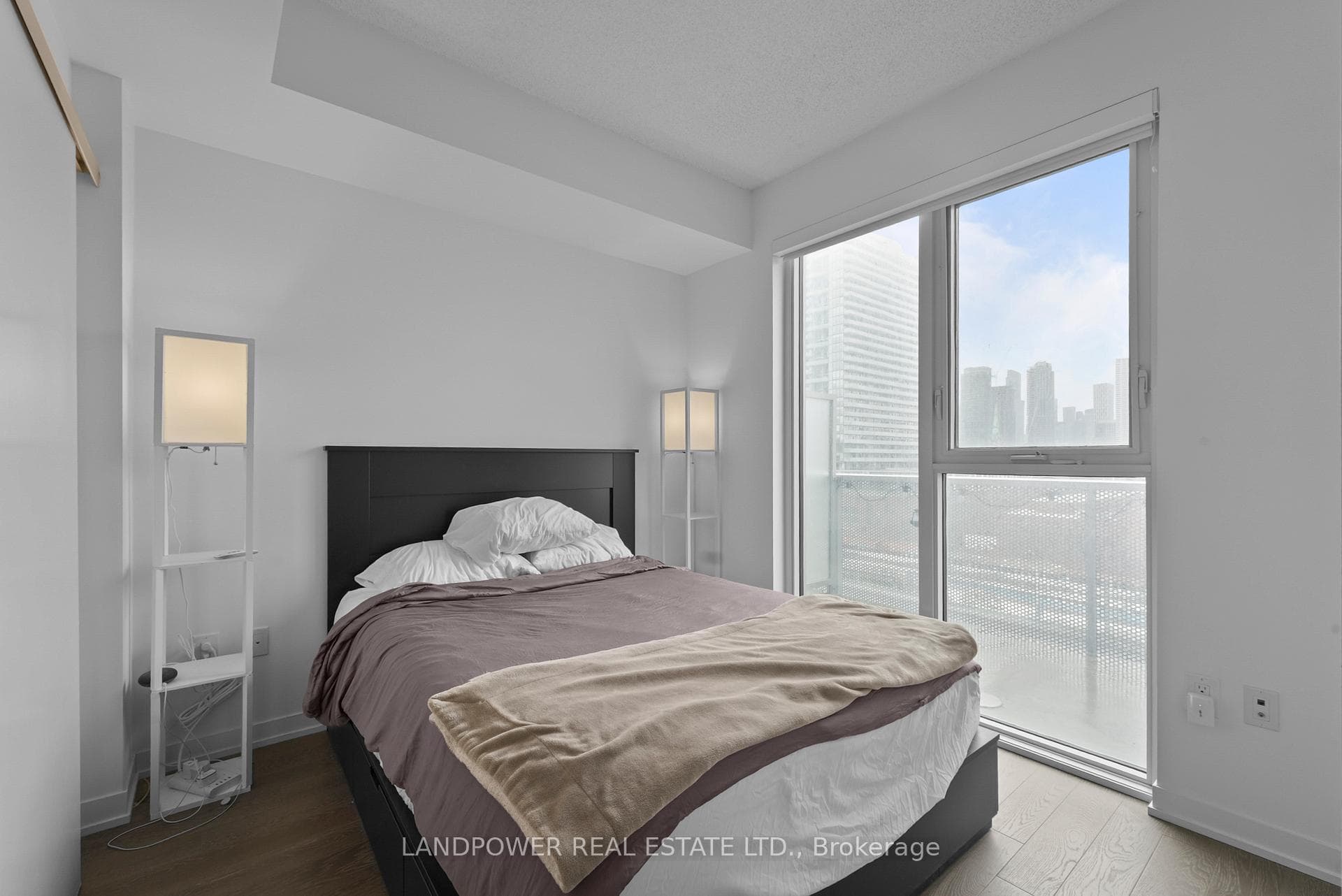 20 Richardson Street Unit 718 photo 6