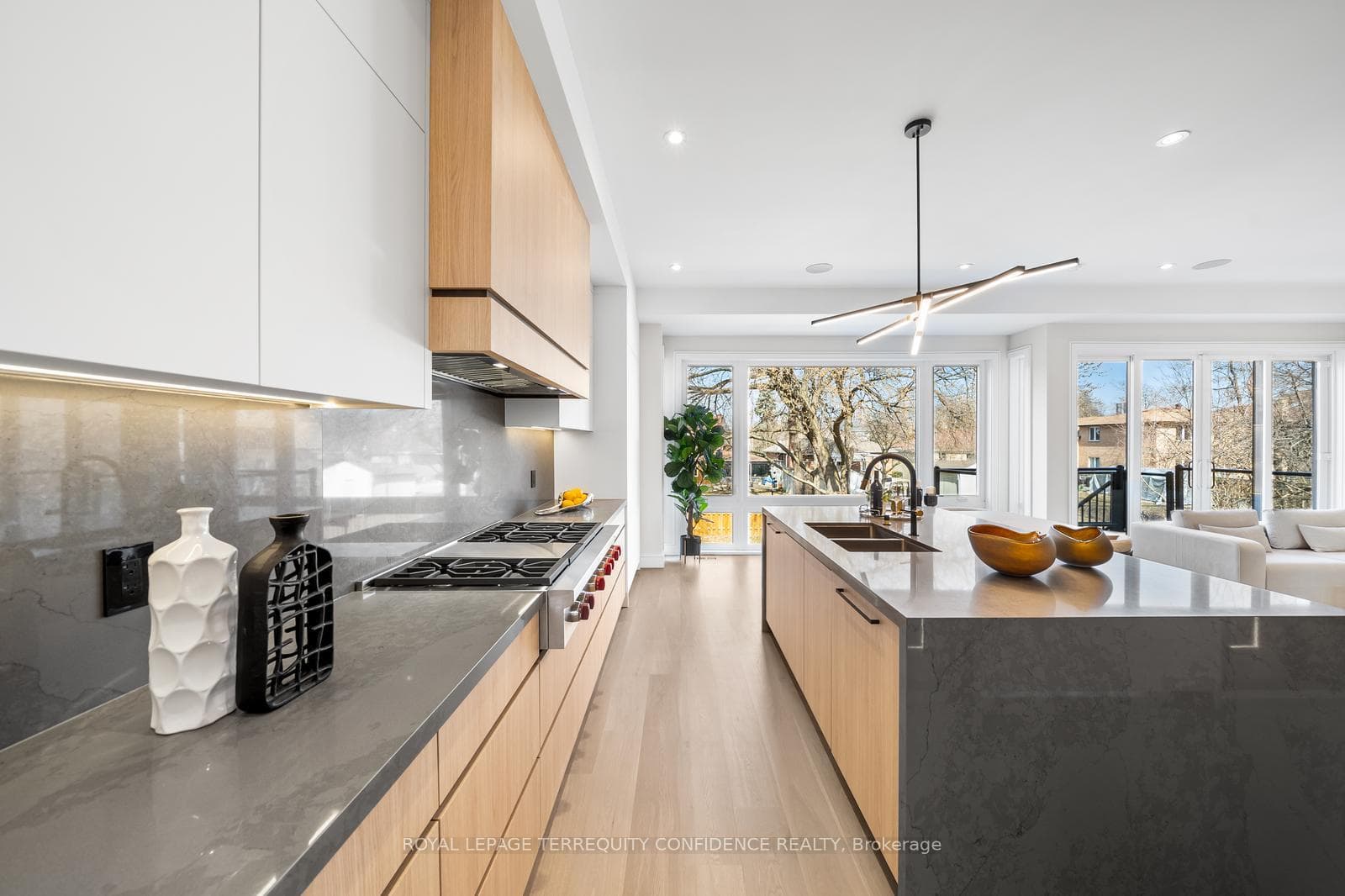 210 Patricia Avenue photo 8