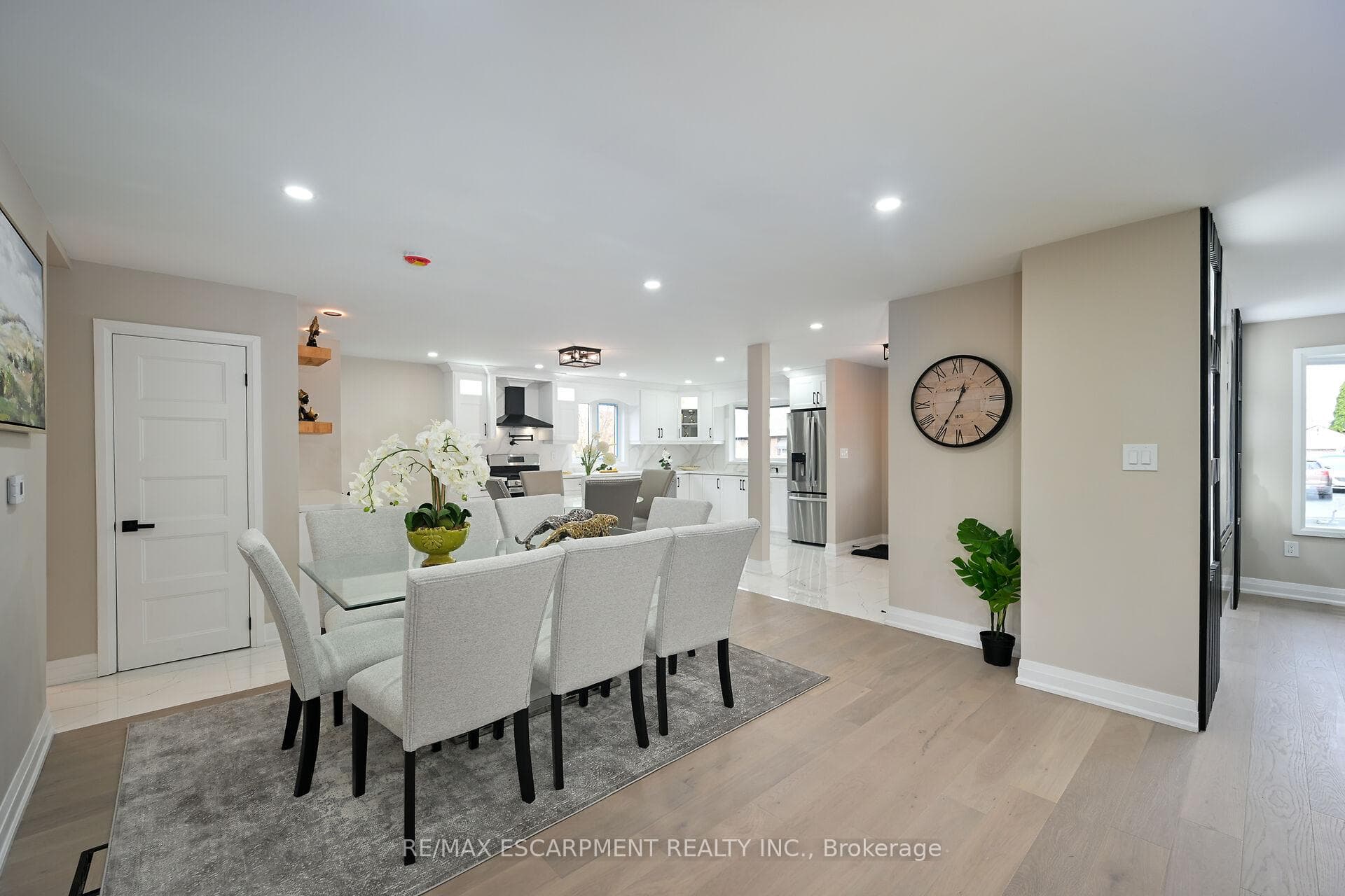 75 Randall Avenue photo 4