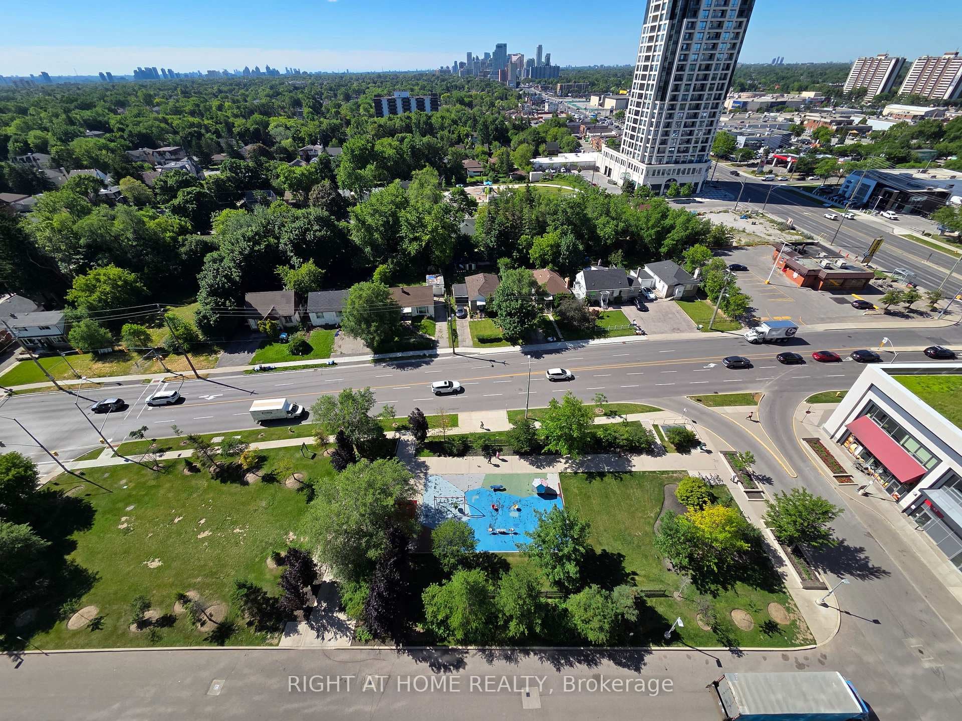 7165 Yonge Street Unit 1606 photo 25