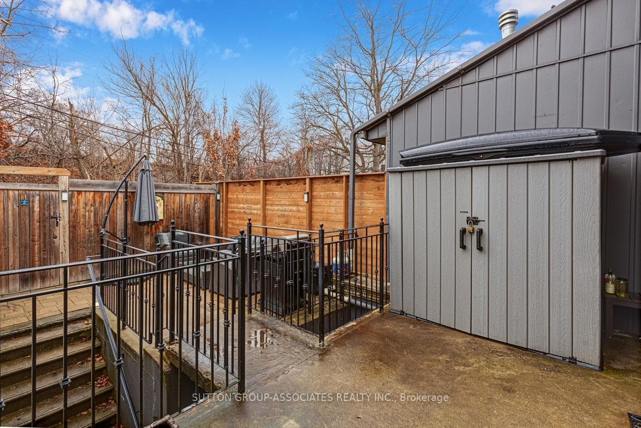 204 Macpherson Avenue photo 27