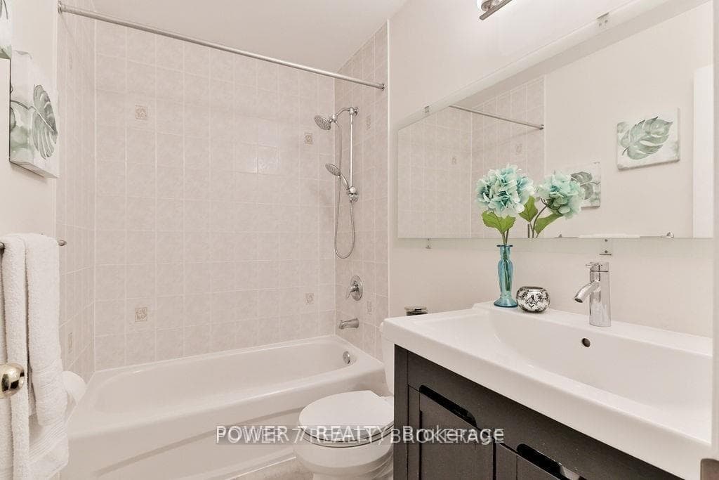 253 Bur Oak Avenue photo 20