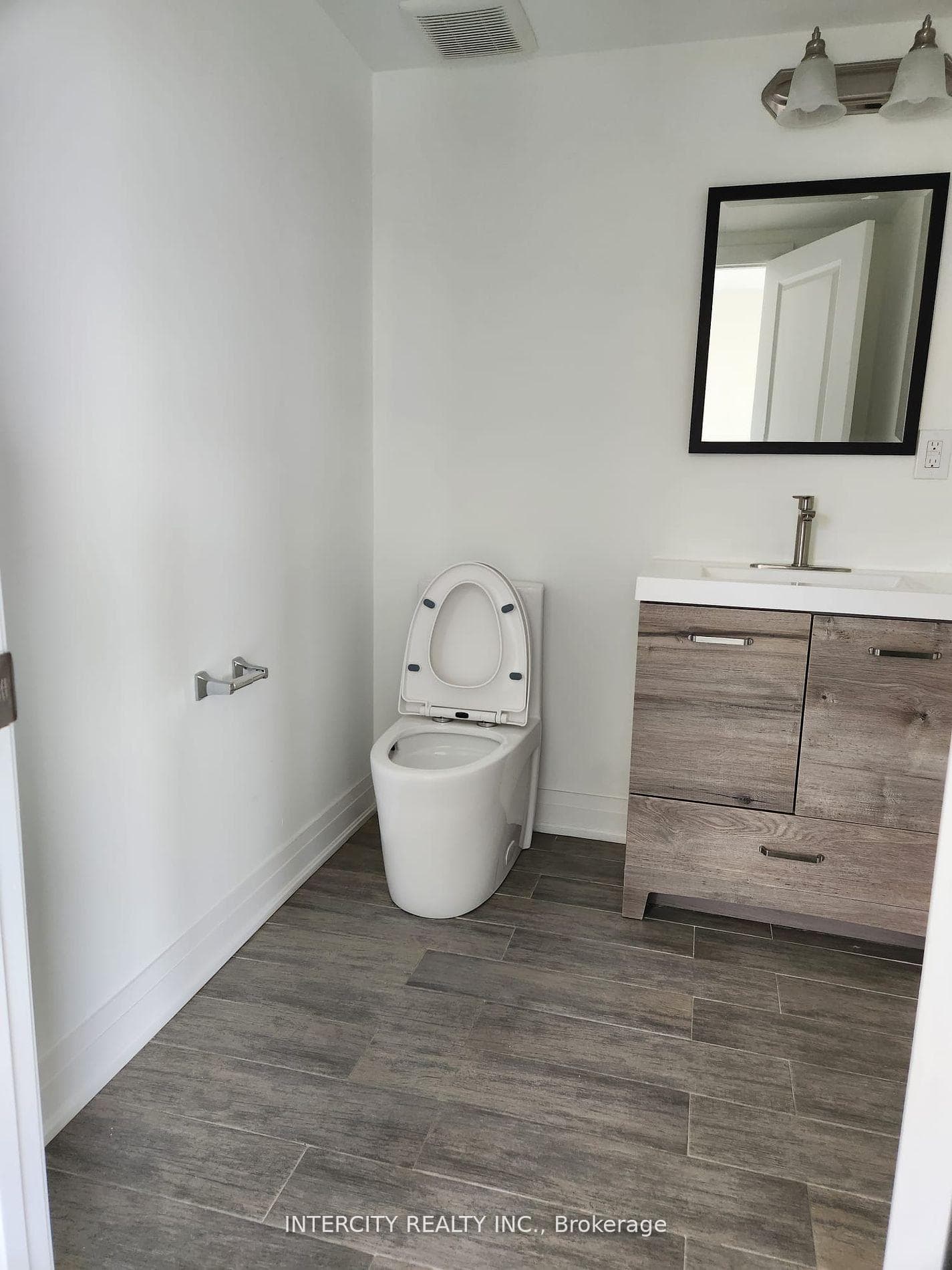 79 Vedette Way Unit Upper photo 7