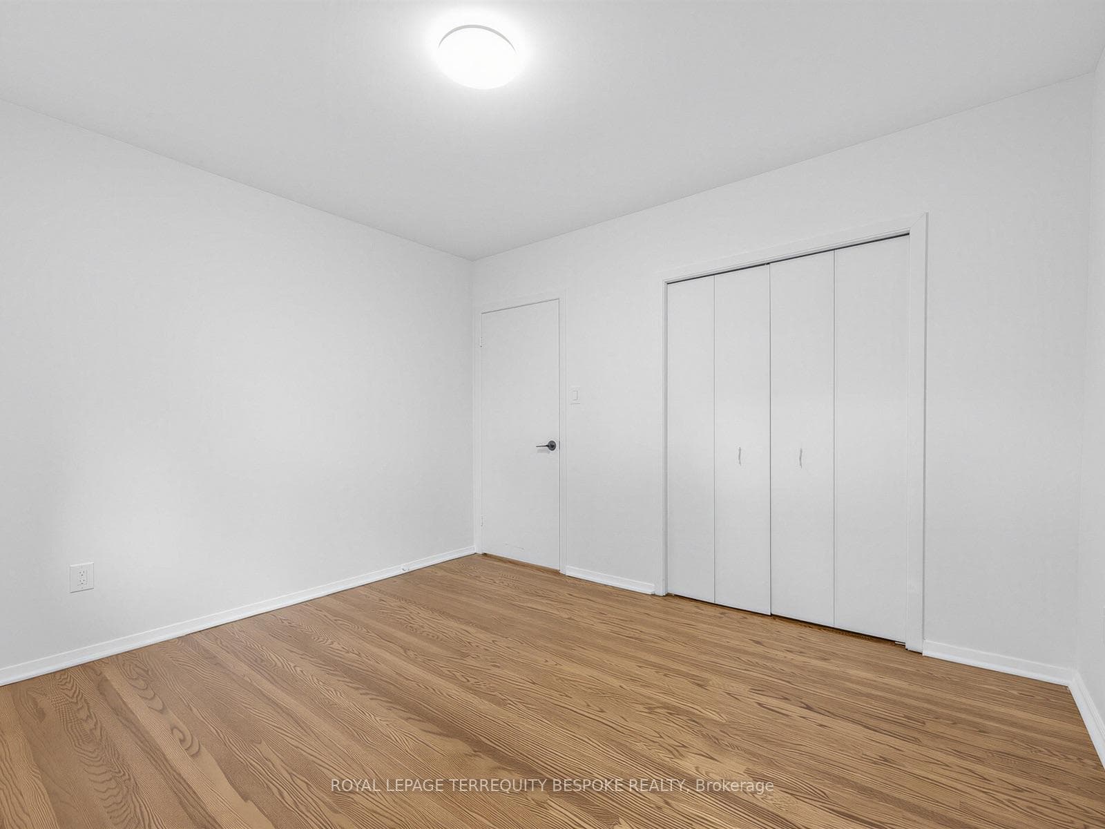 9 Midcroft Drive photo 25