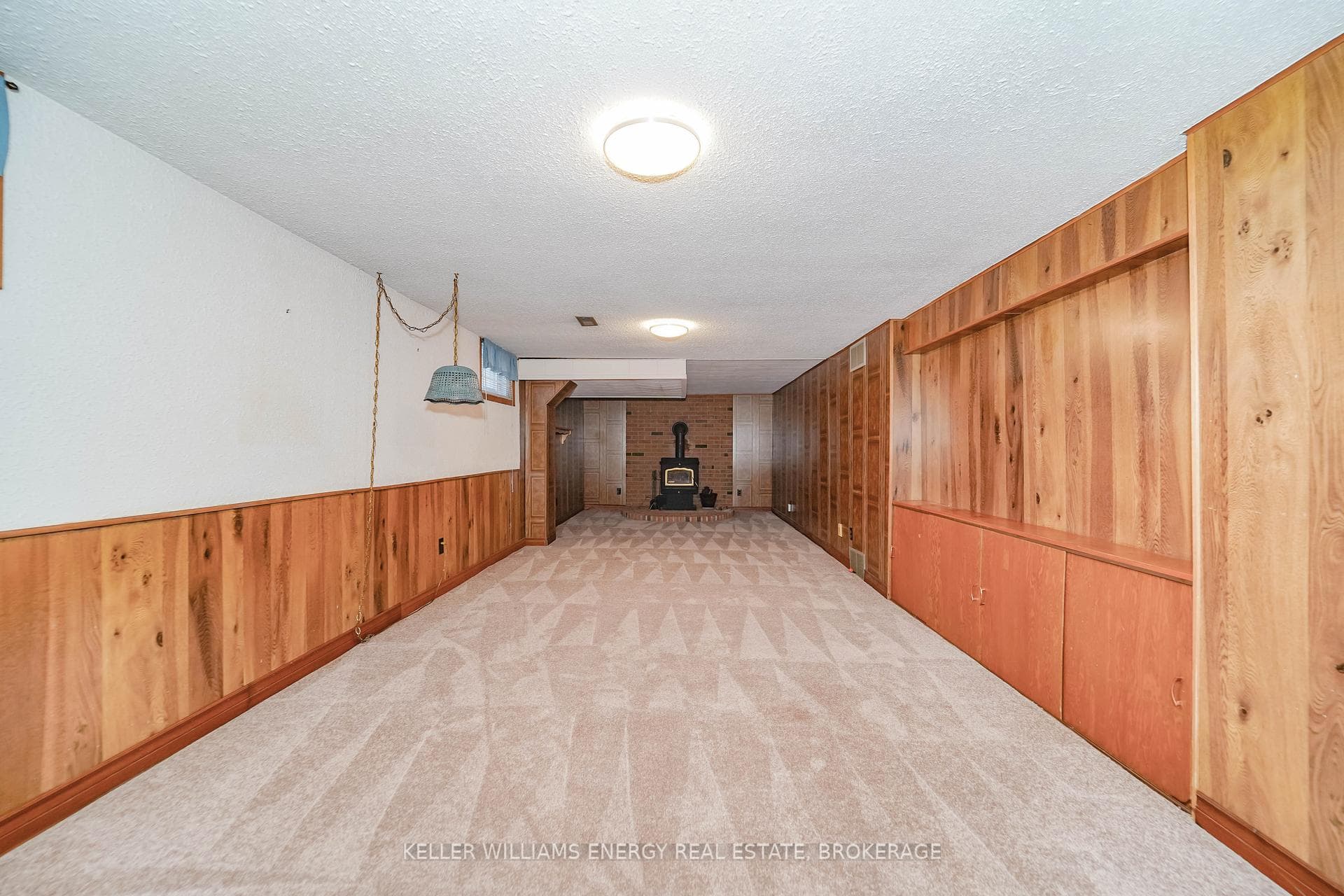 413 Athol Street photo 17