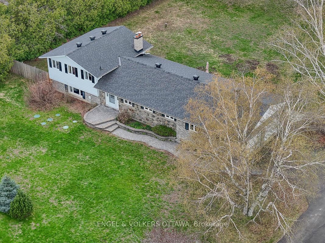2963 Roger Stevens Drive photo 38