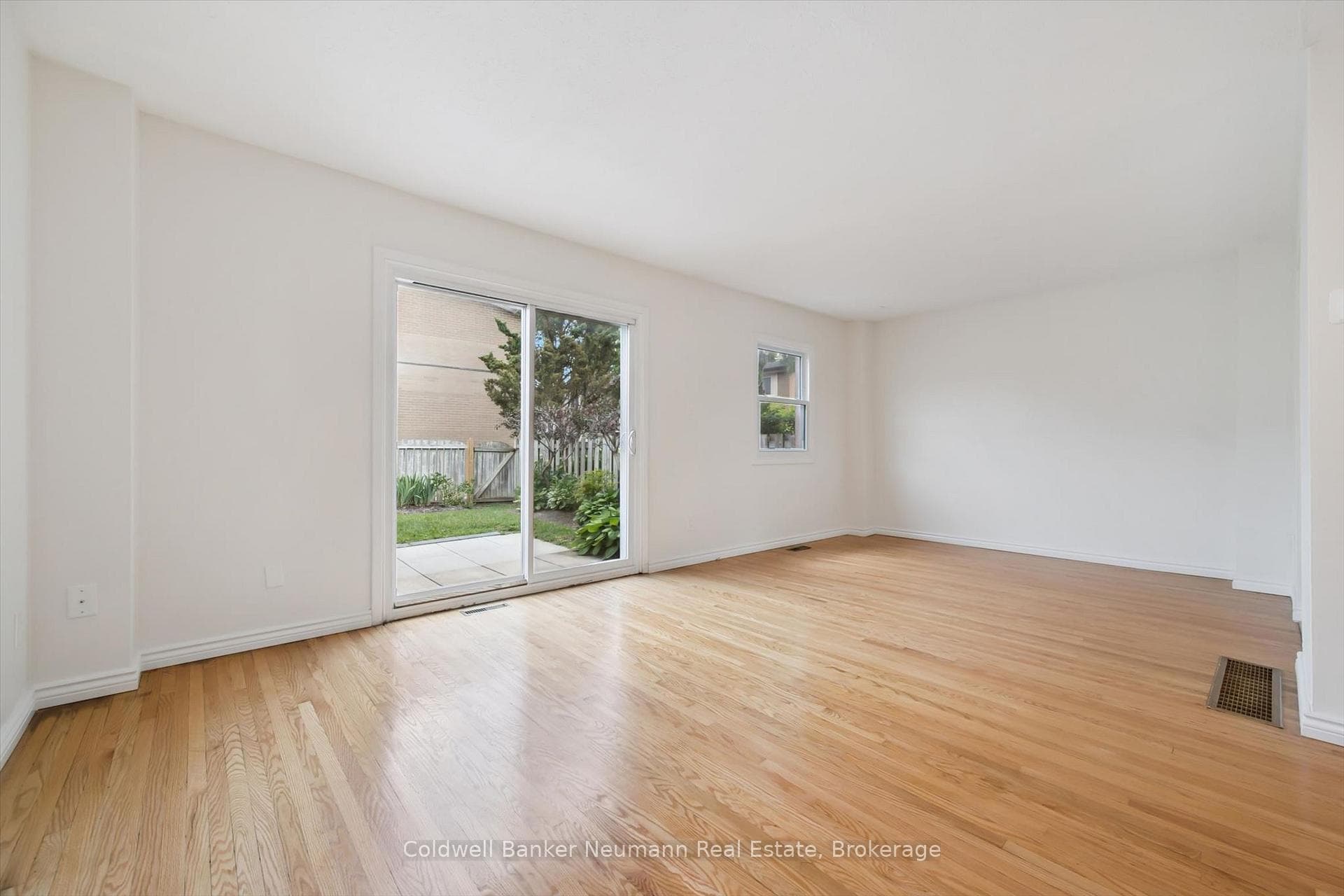 427 Victoria Road Unit C-22 photo 12