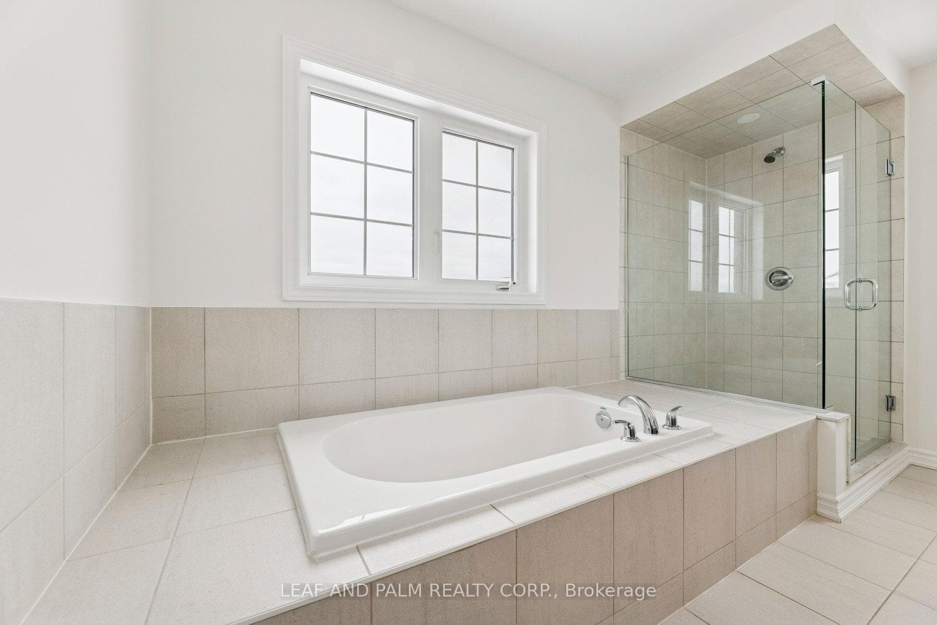 279 Northglen Boulevard photo 34