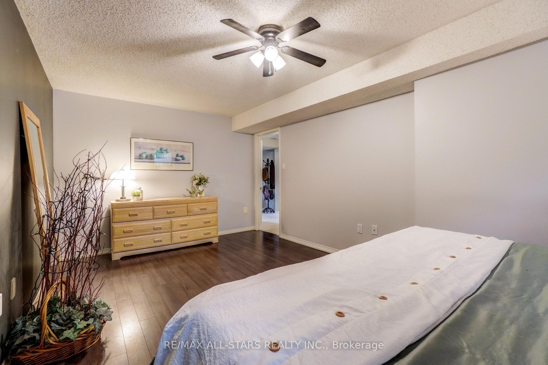 29 Fourth Avenue photo 32