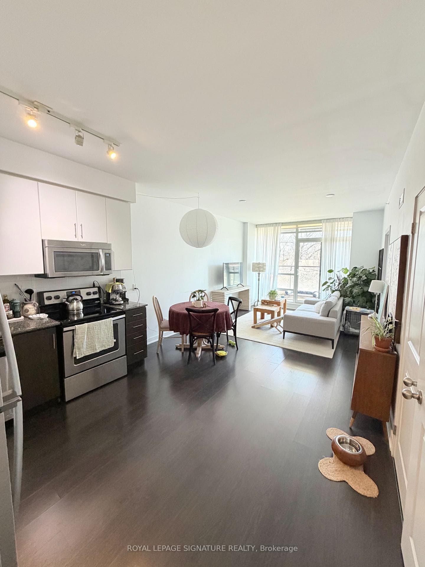 8 Fieldway Road Unit 215 photo 4