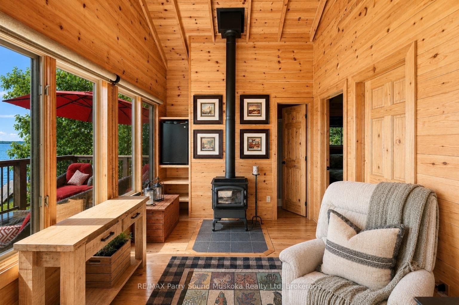 43 15C Island photo 16