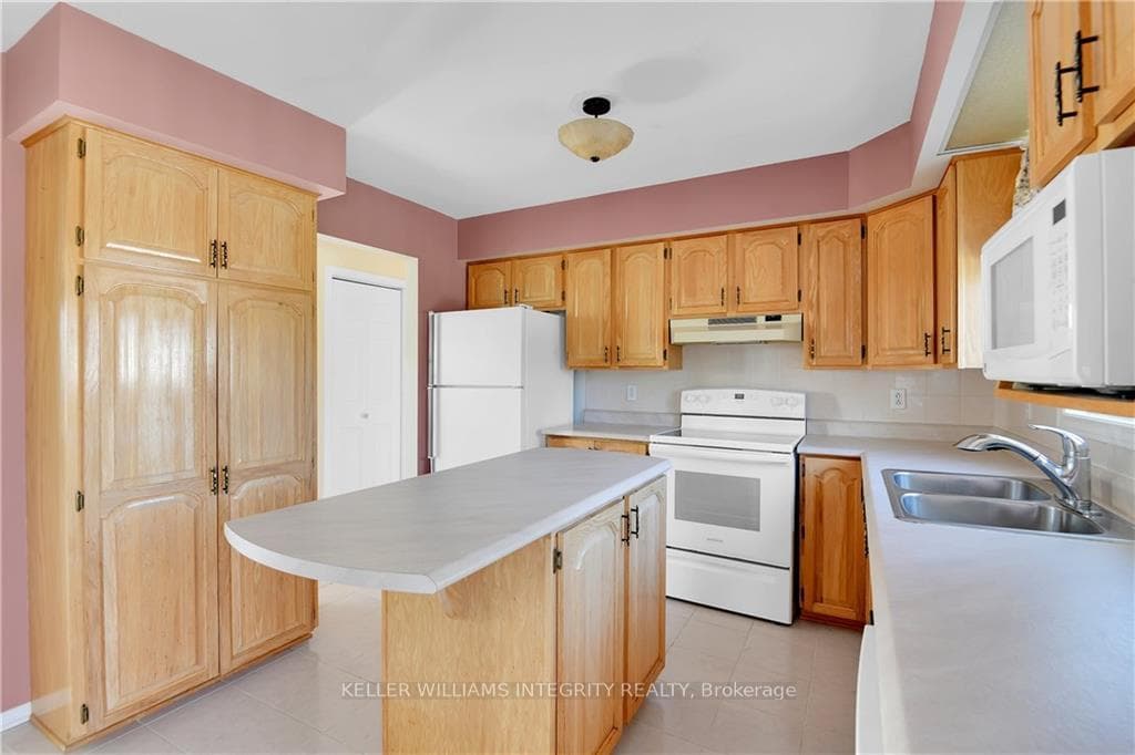 125 TROTTIER Crescent photo 10