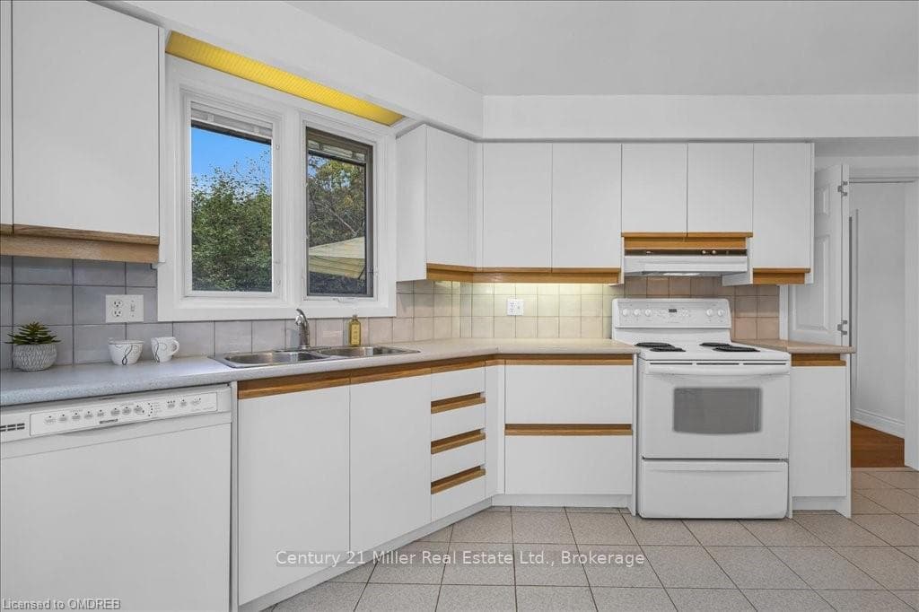 1297 GRIFFITH Place photo 16