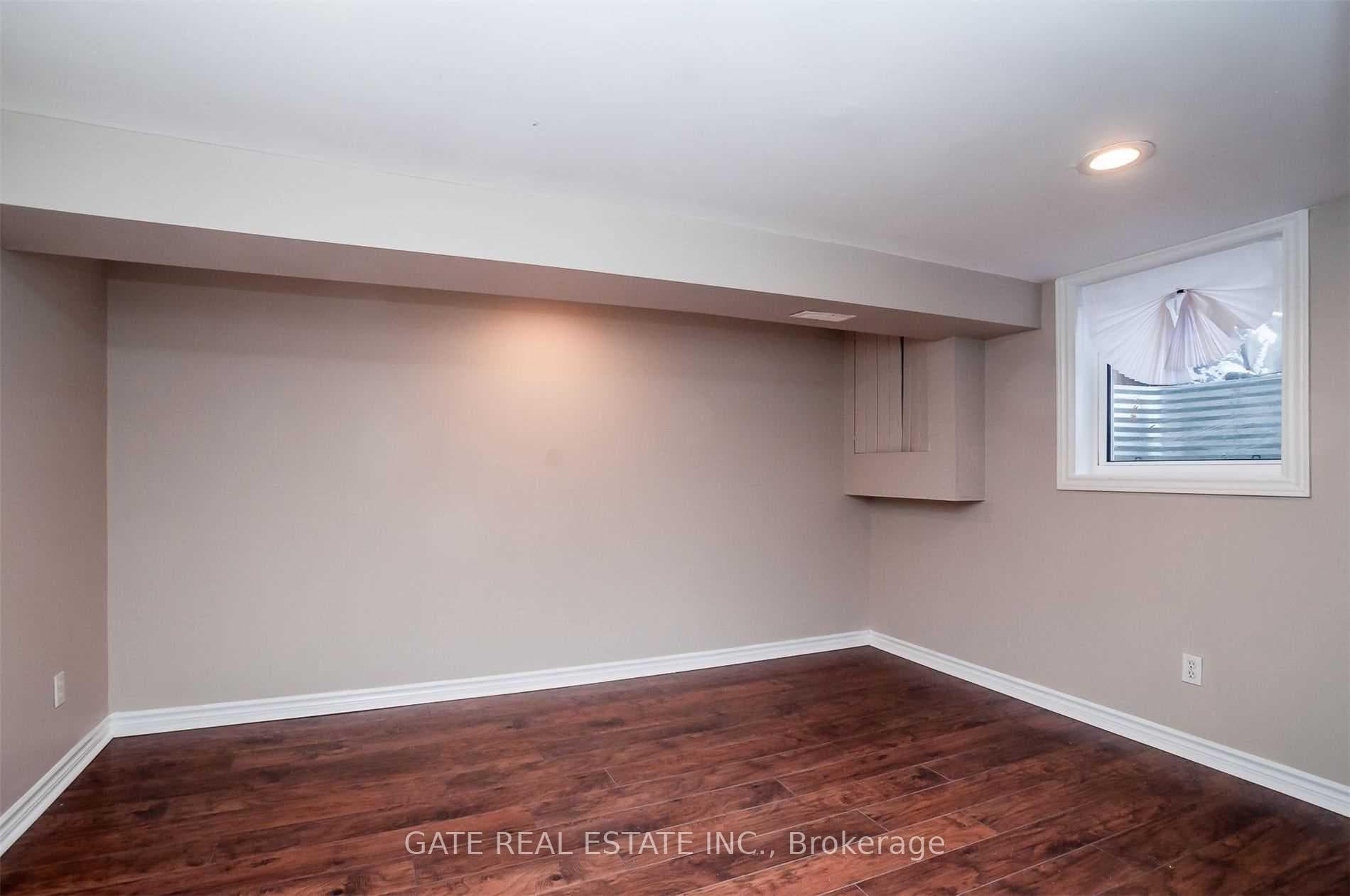 10 Billingsgate Crescent Unit Bsmt photo 9