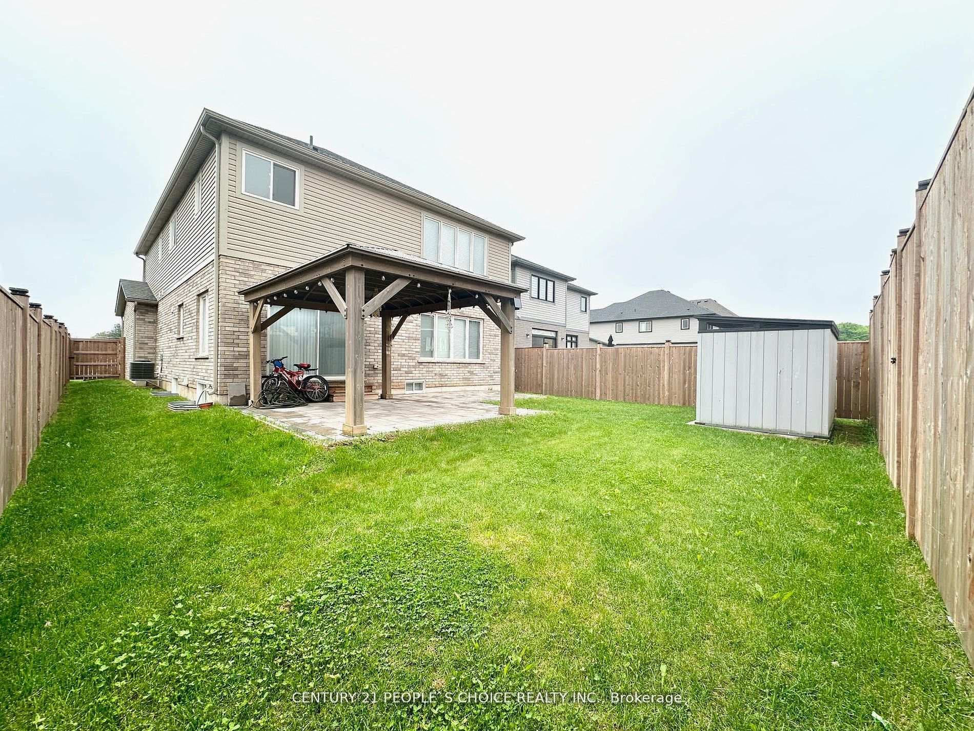 34 Swan Avenue photo 38