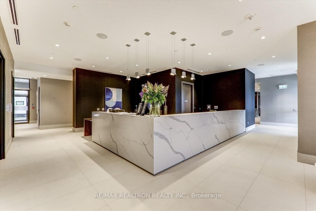 2550 Simcoe Street Unit 1813 photo 5