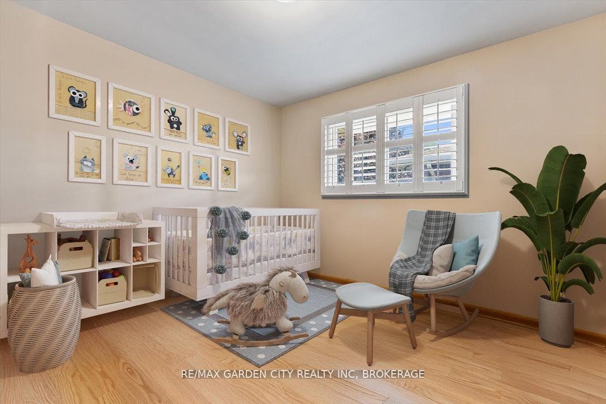 2nd bedroom