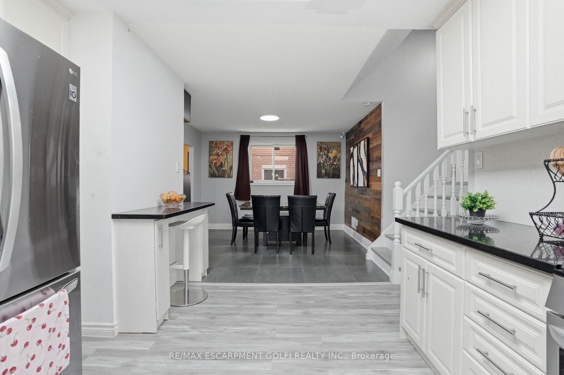 391 East 24th Street photo 14