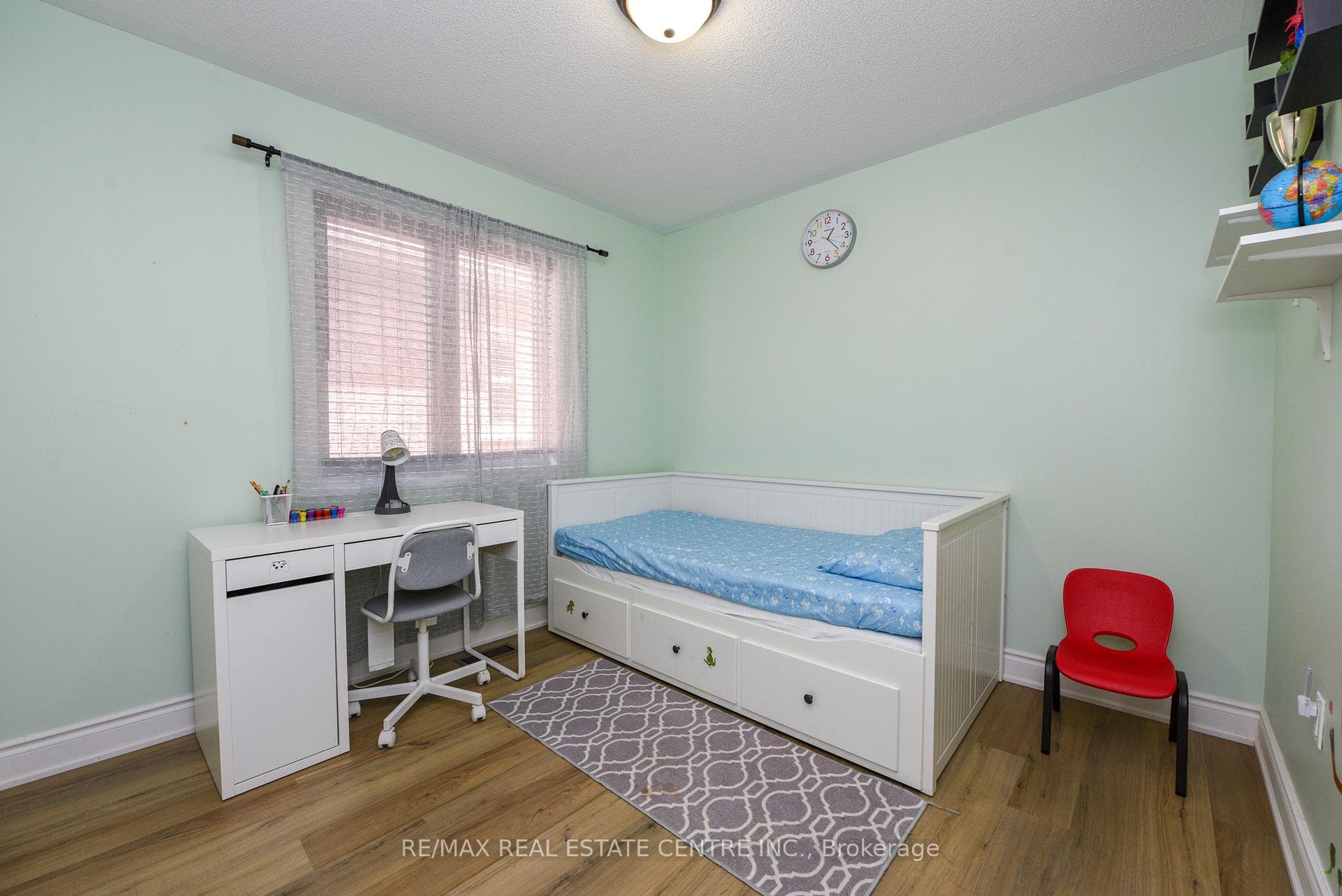 682 Megson Terrace photo 24