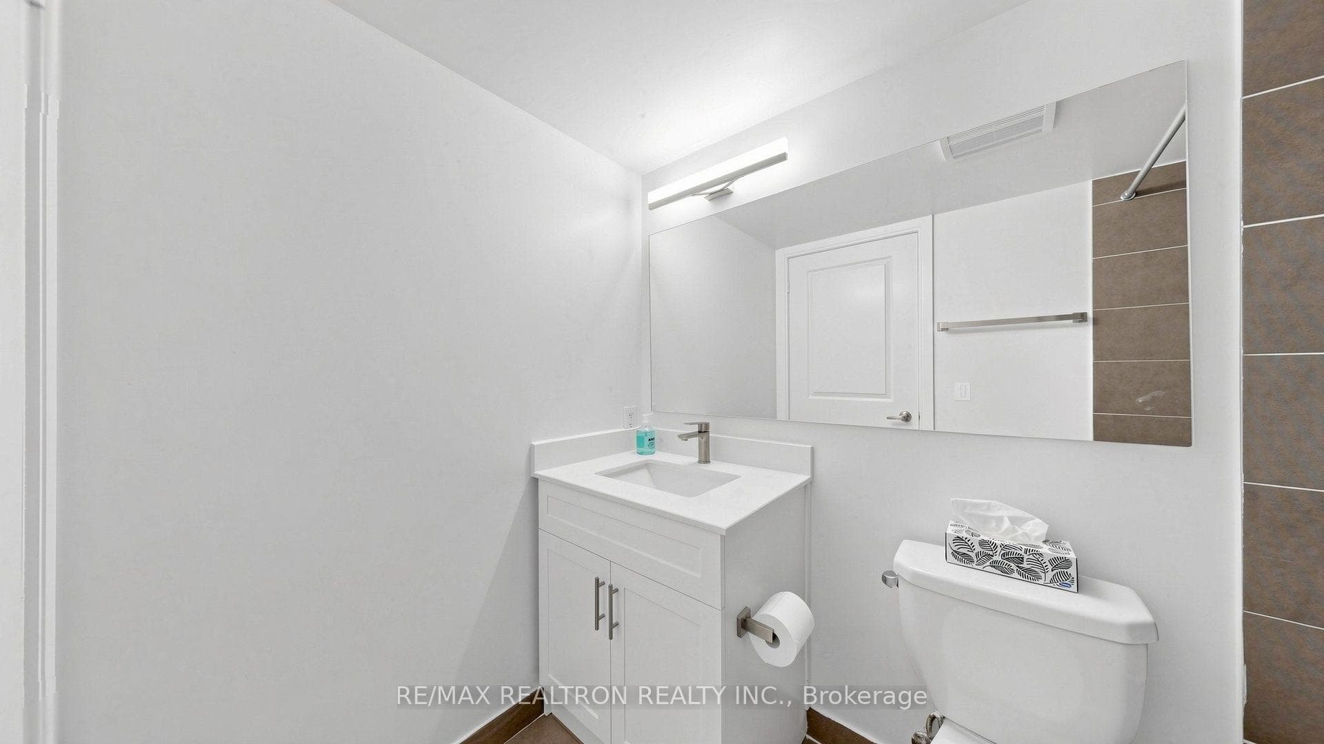330 Burnhamthorpe Road Unit 906 photo 20