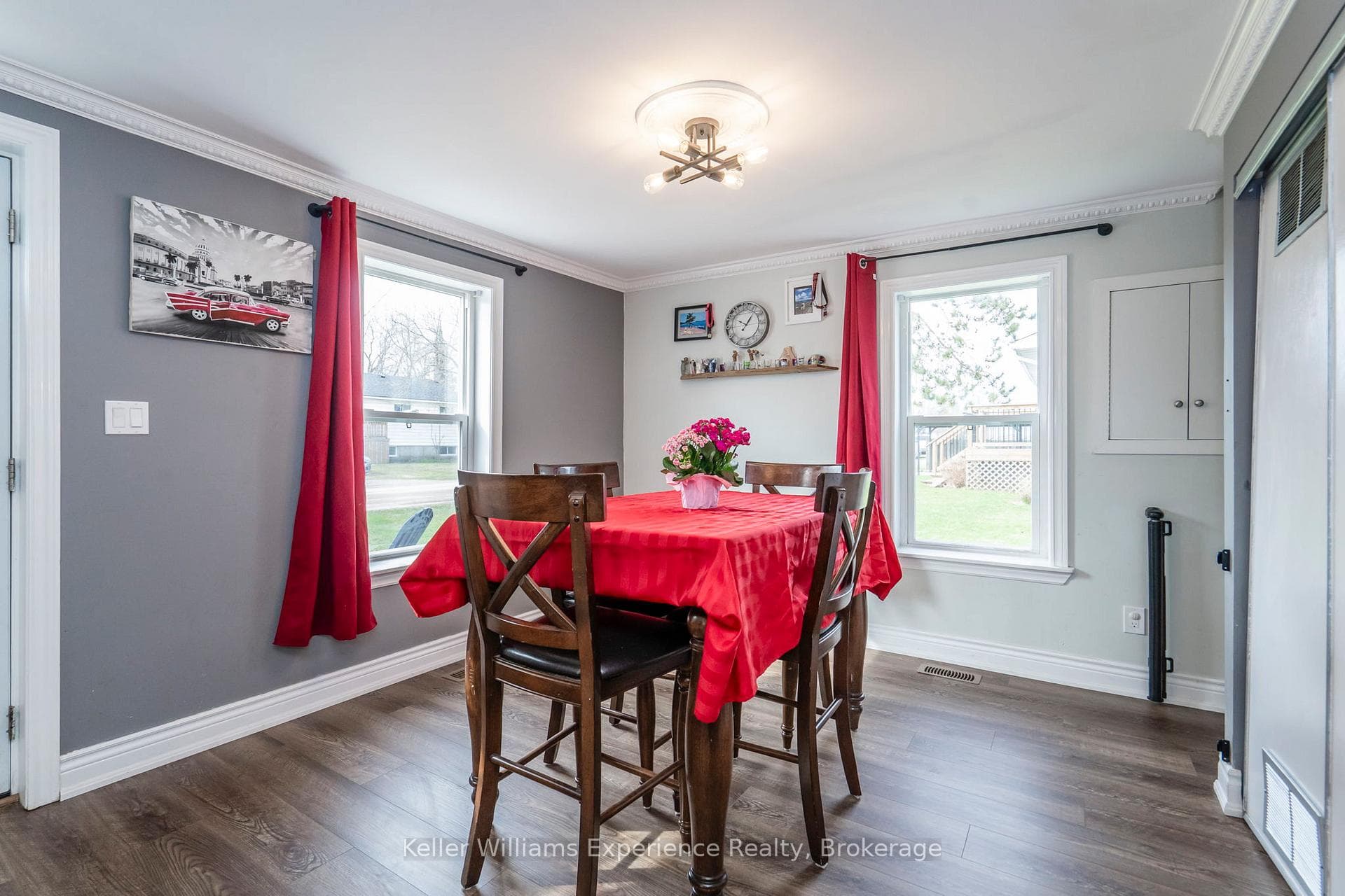 310 Davidson Street photo 4