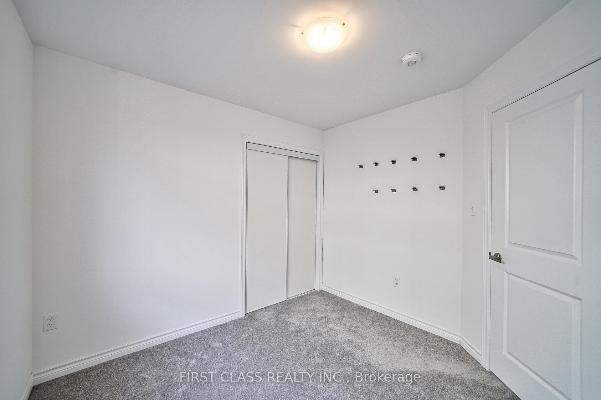 73 Alaskan Heights photo 27