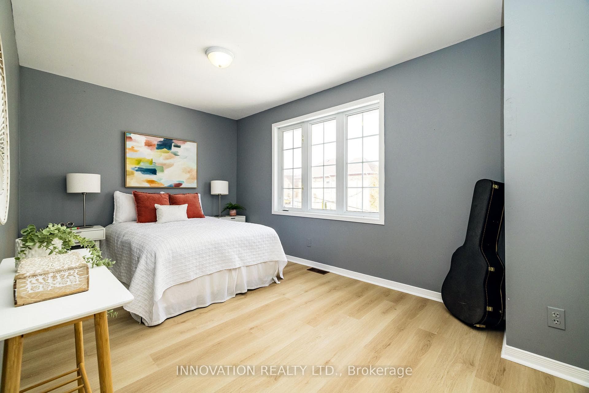 2nd bedroom