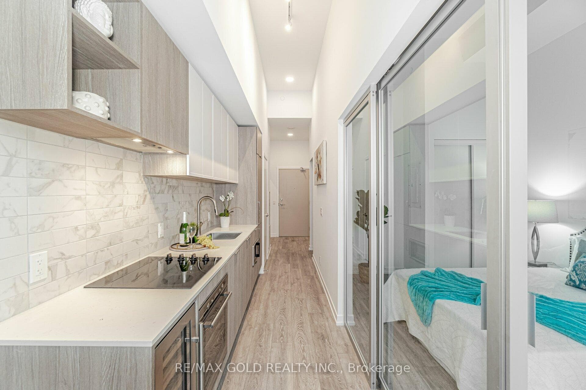 2020 Bathurst Street Unit 216 photo 11