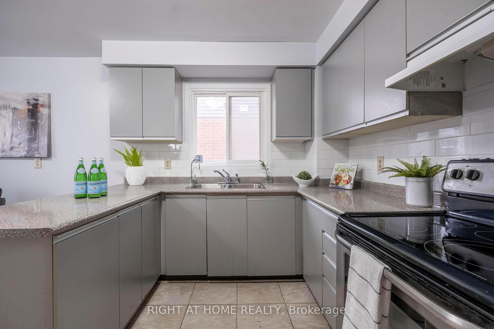 28 Chapman Drive photo 16