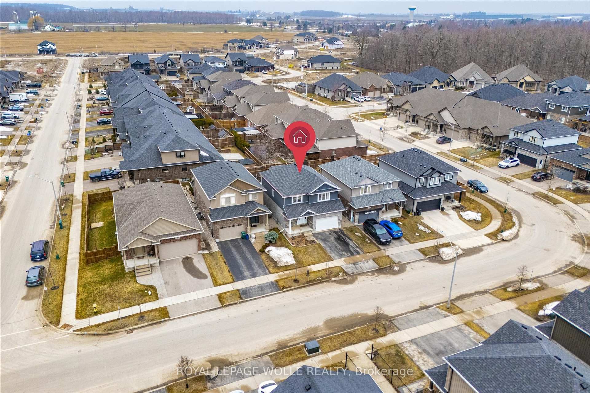 75 Woodberry Crescent photo 44