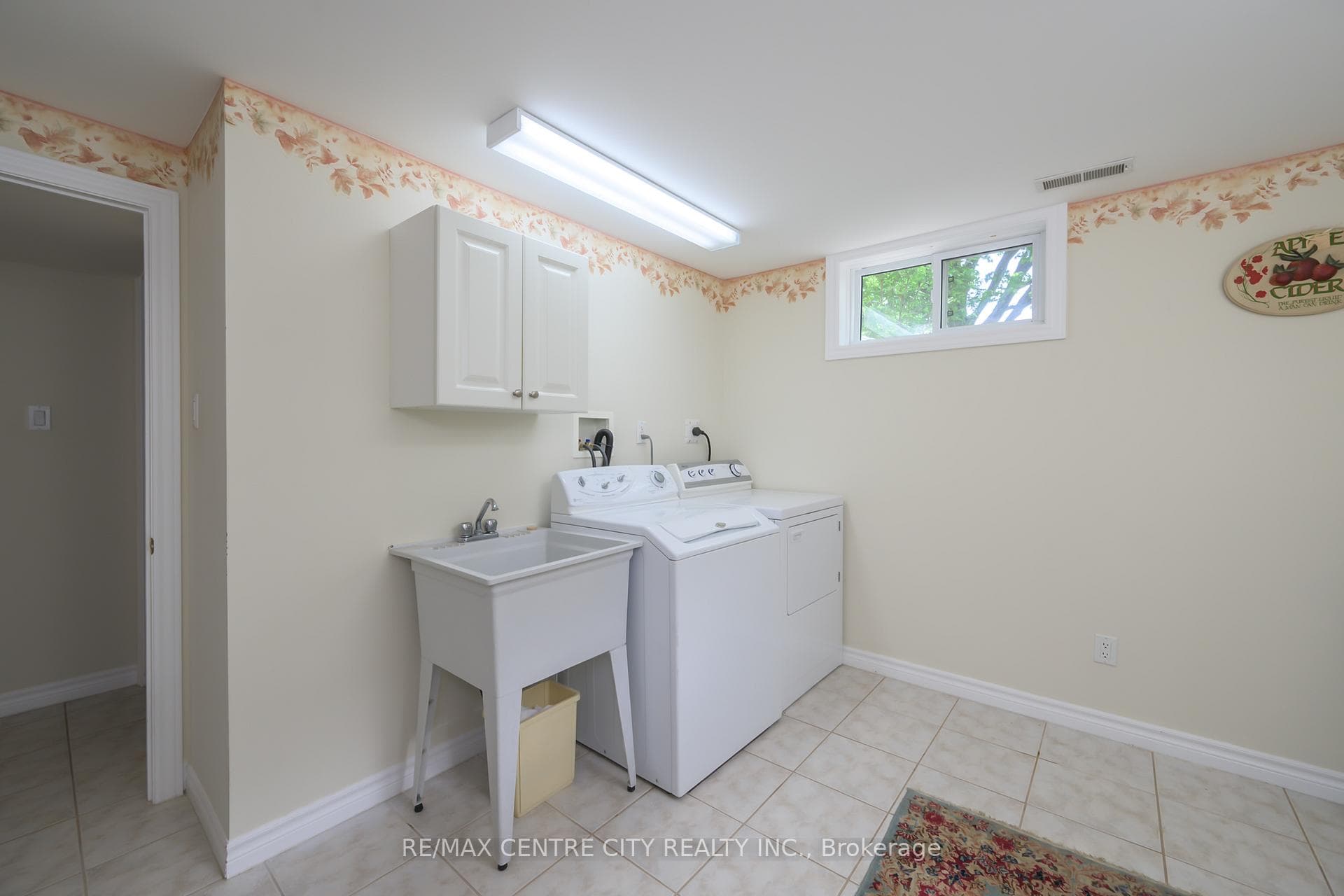 79 Biscay Road photo 35