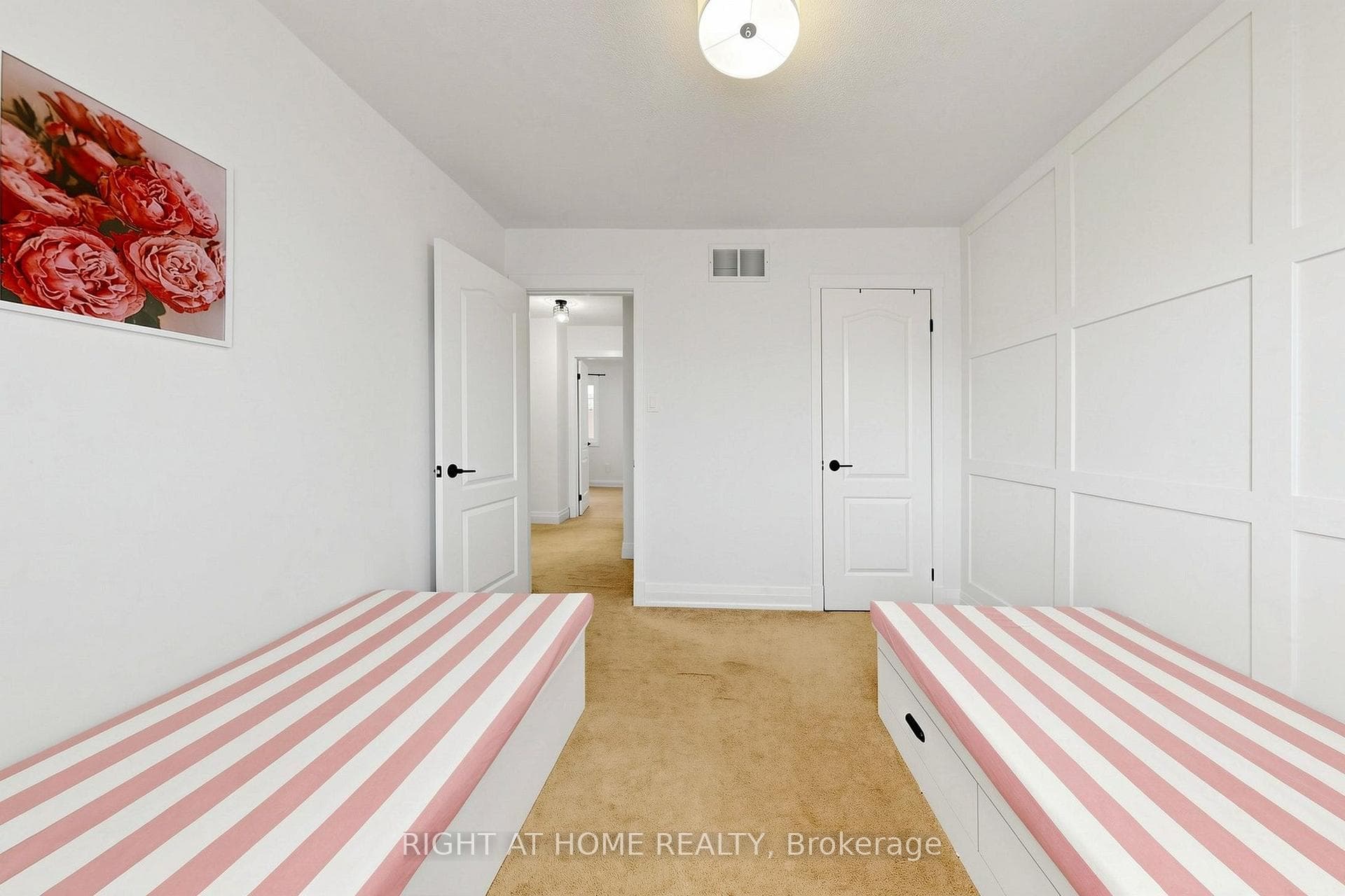 7 Macmillan Avenue photo 38