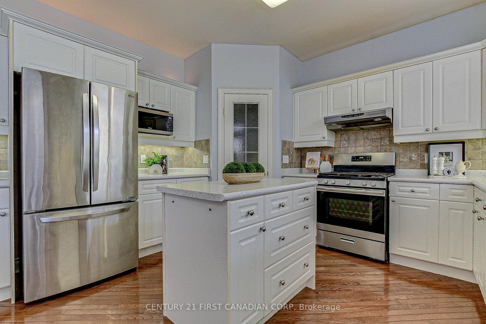 322 CHAMBERS Place photo 15